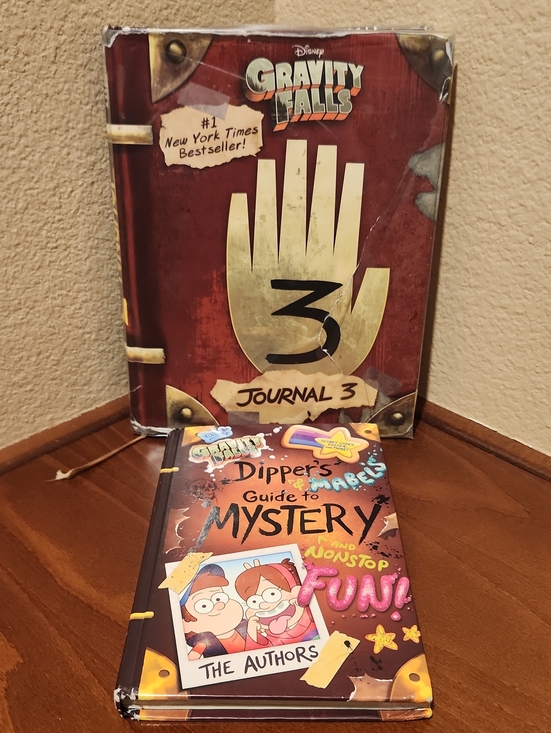 Disney Other - Gravity Falls Books: Journal 3 & Dipper's Guide to Mystery